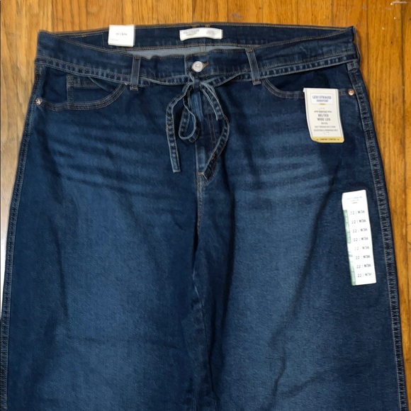 NWT Levi’s Signature Gold Heritage  Wide-Leg Belted Mid Rise Jeans Size 22 - Picture 6 of 14